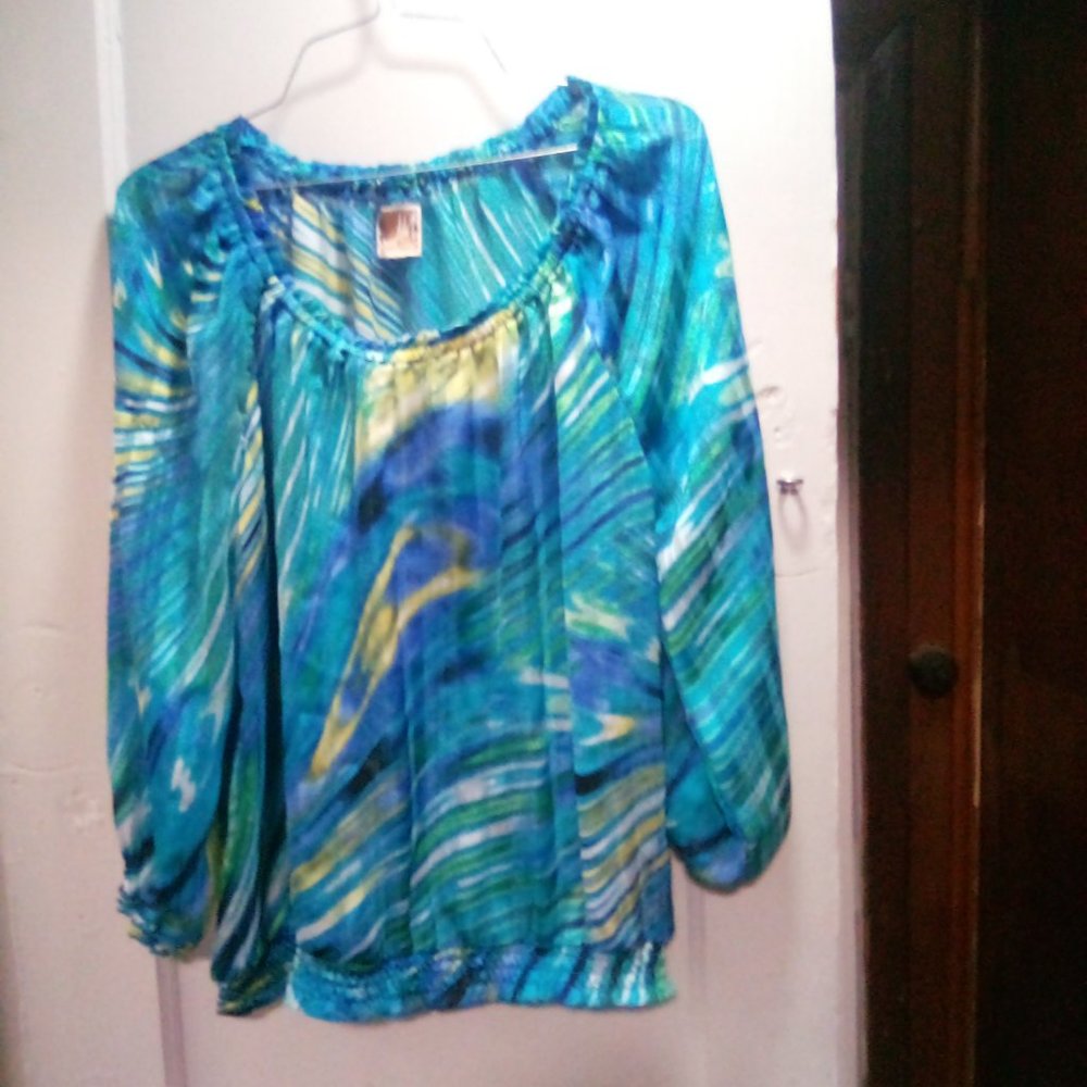 Shirt - Picture 2 of 3